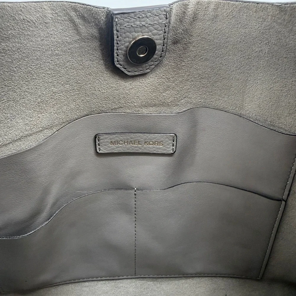 Michael Kors Junie Pebbled Leather Hobo Shoulder Bag Pearl Grey 30T8TX5H2L